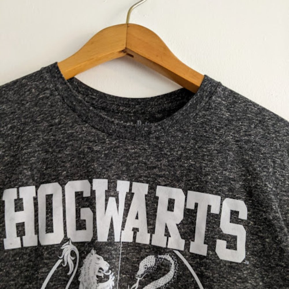 Harry Potter Wizarding World Dark Grey House Shirt Size M - Picture 5 of 7